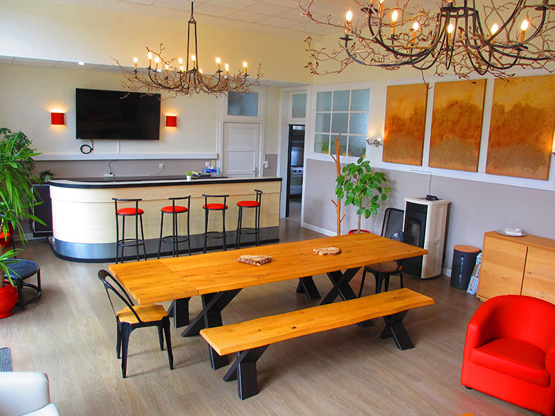 Intérieur du gîte - salon et salle à manger